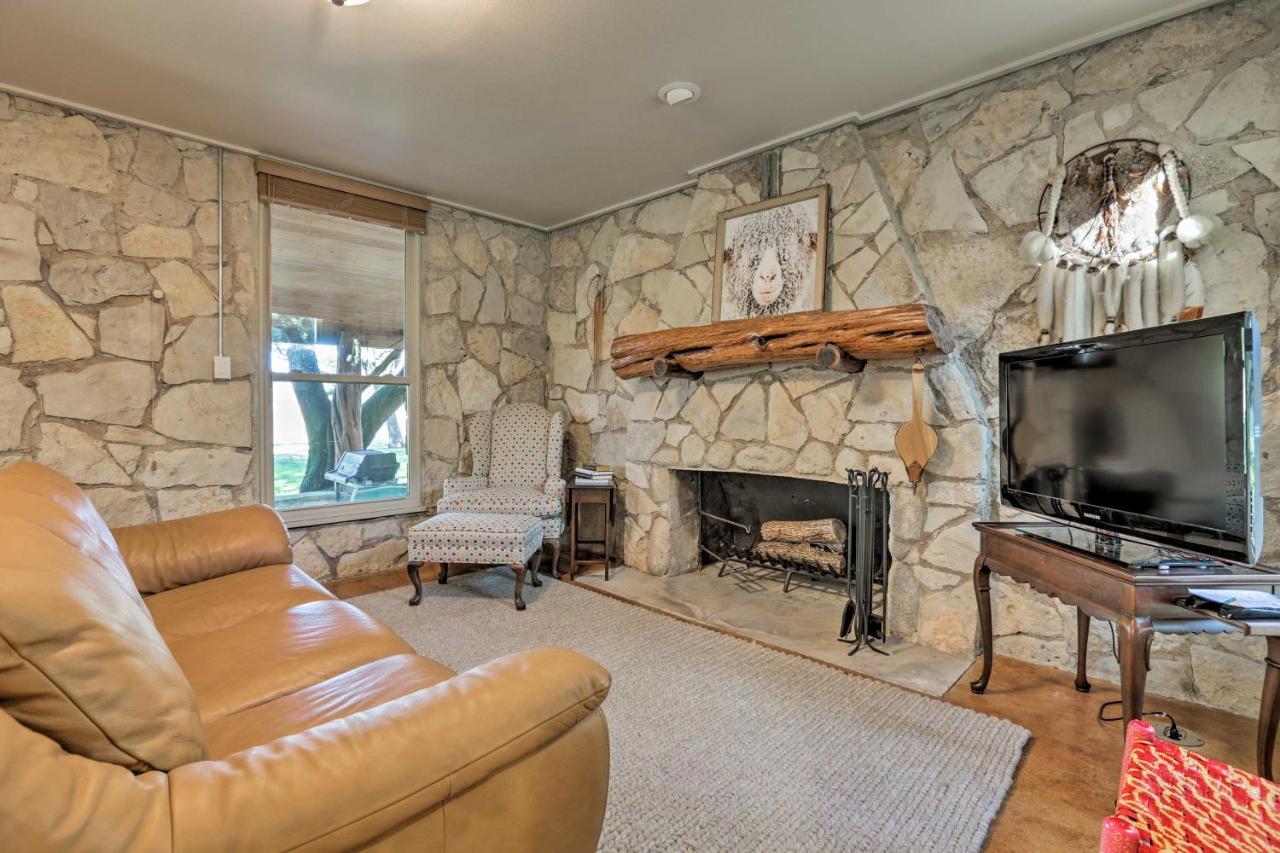 Blanco Riverfront Historic Home, 3 Mi To Downtown! Buitenkant foto