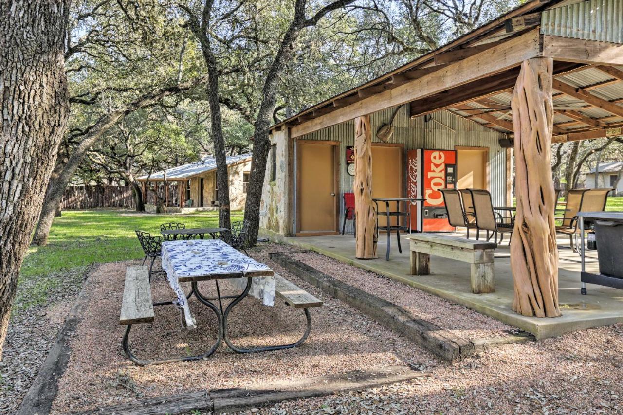Blanco Riverfront Historic Home, 3 Mi To Downtown! Buitenkant foto